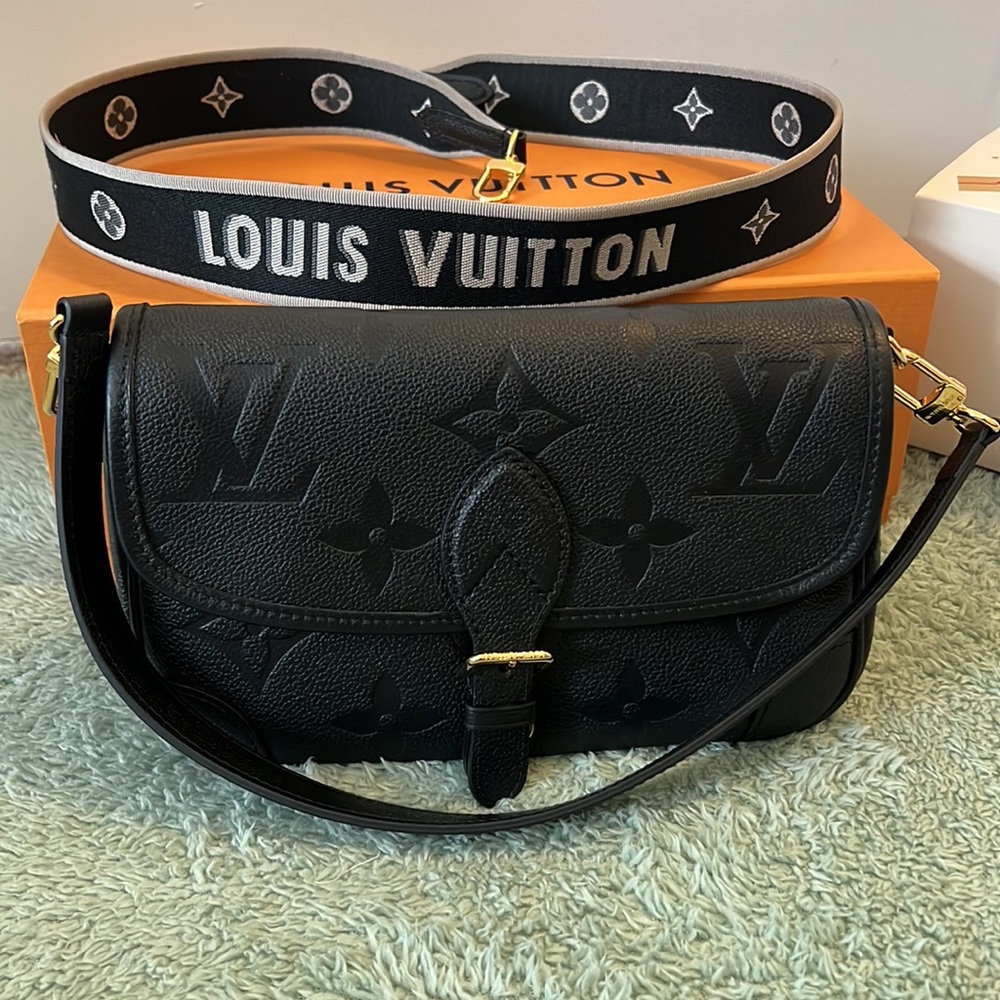 Louis Vuitton Diane Handbag Empreinte Leather - Picture 3 of 16
